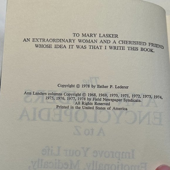 ANN LANDERS Encyclopedia A to Z - Volume II - Picture 7 of 8